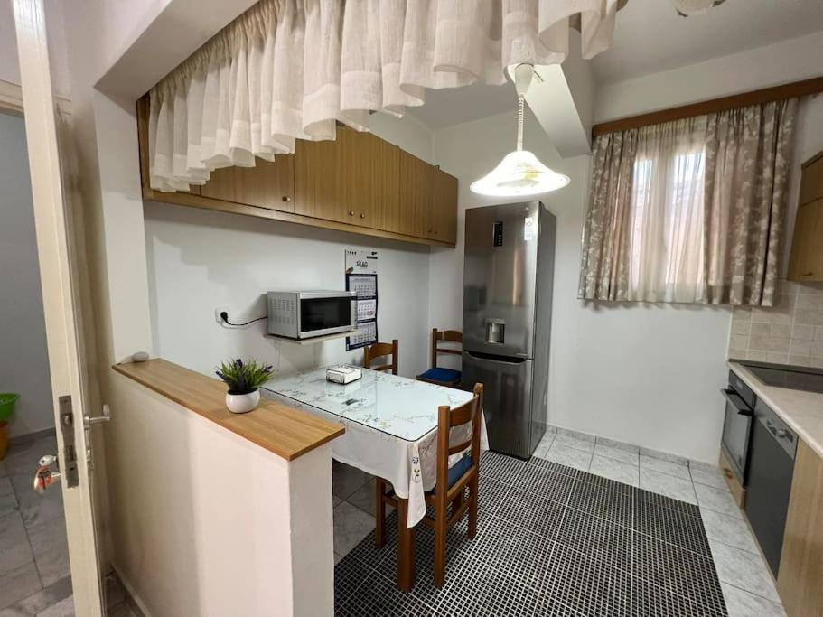 Local Apt Near City Lights 2 이라클리온 외부 사진